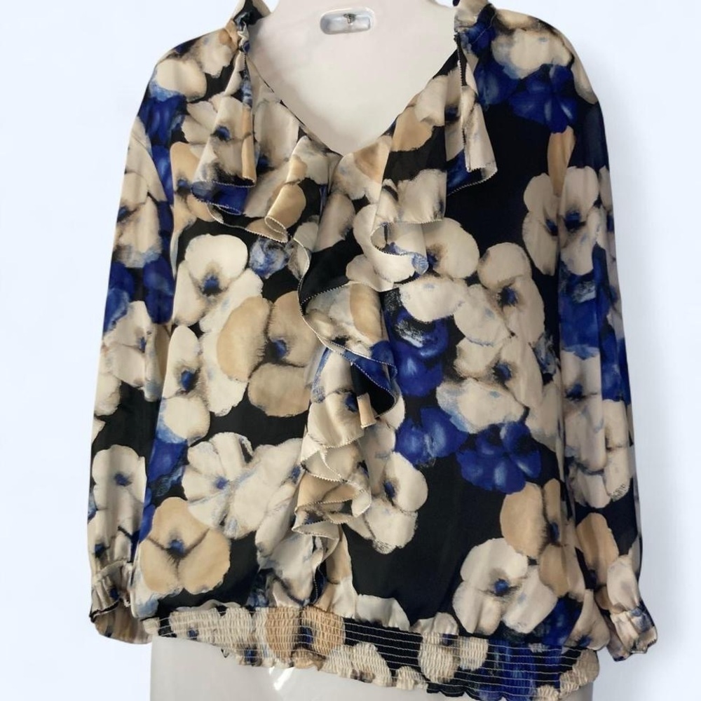White House Black Market blue and white floral blouse with ruffle details S
